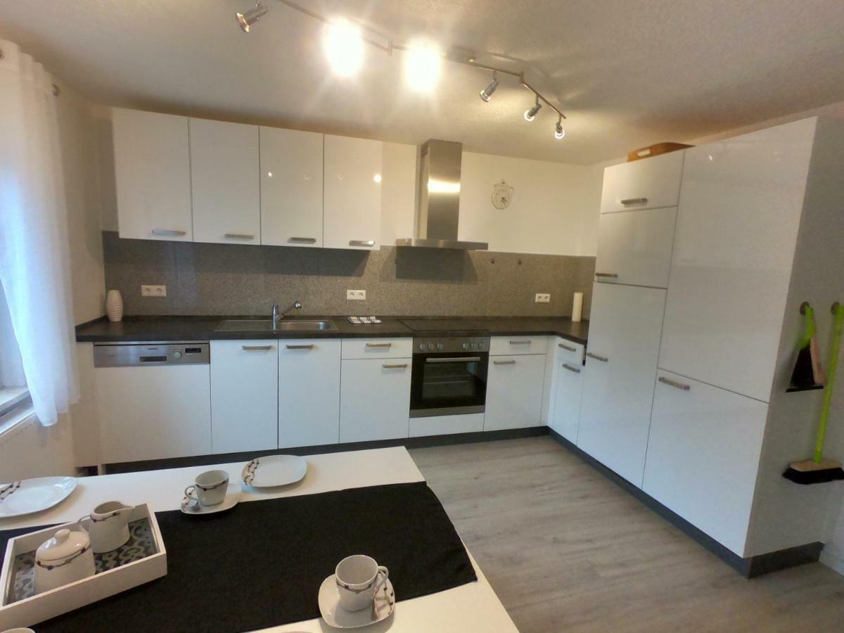 Moderne Helle 2,5 Zimmer Wohnung Mit Grossem Bad Und Kueche In Trossingen Eksteriør billede